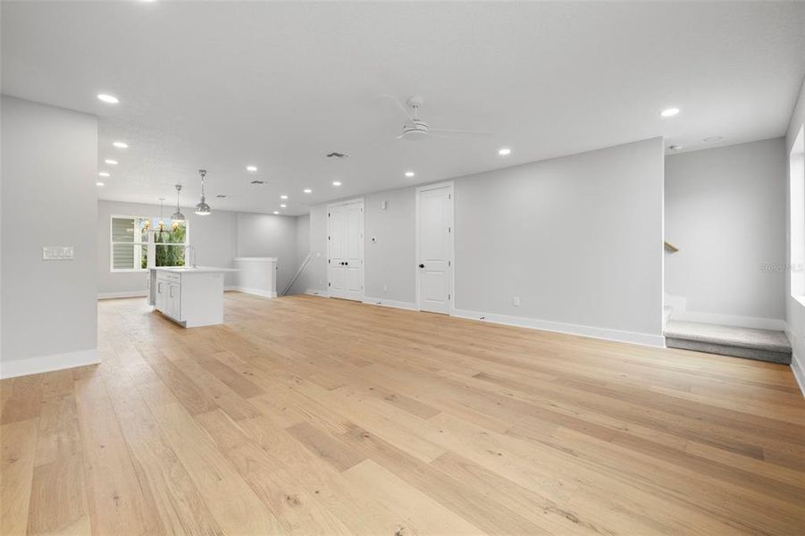 Spacious, unfurnished interior of a new home in , Tampa (Image 26).