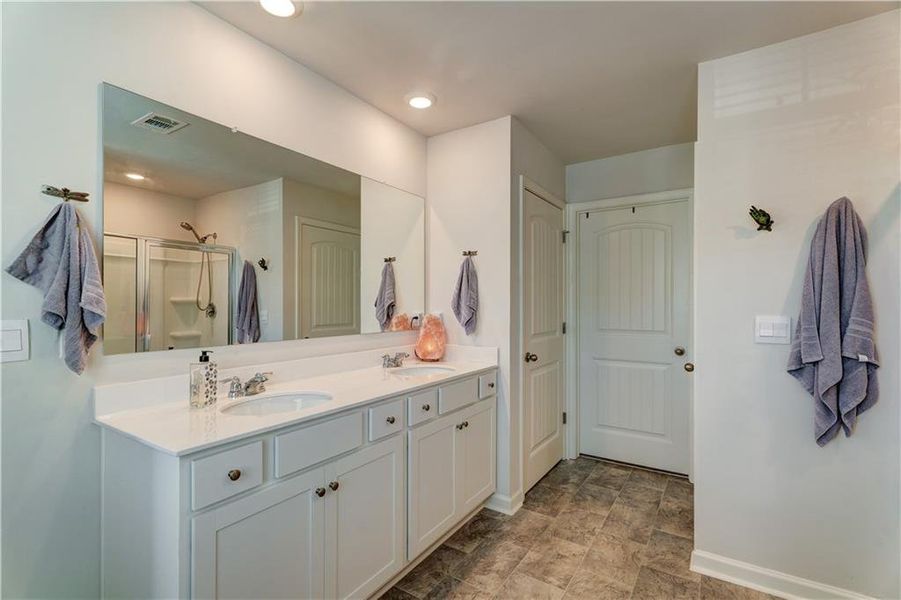 Furnished interior view inside a new home in , Dahlonega (Image 28).