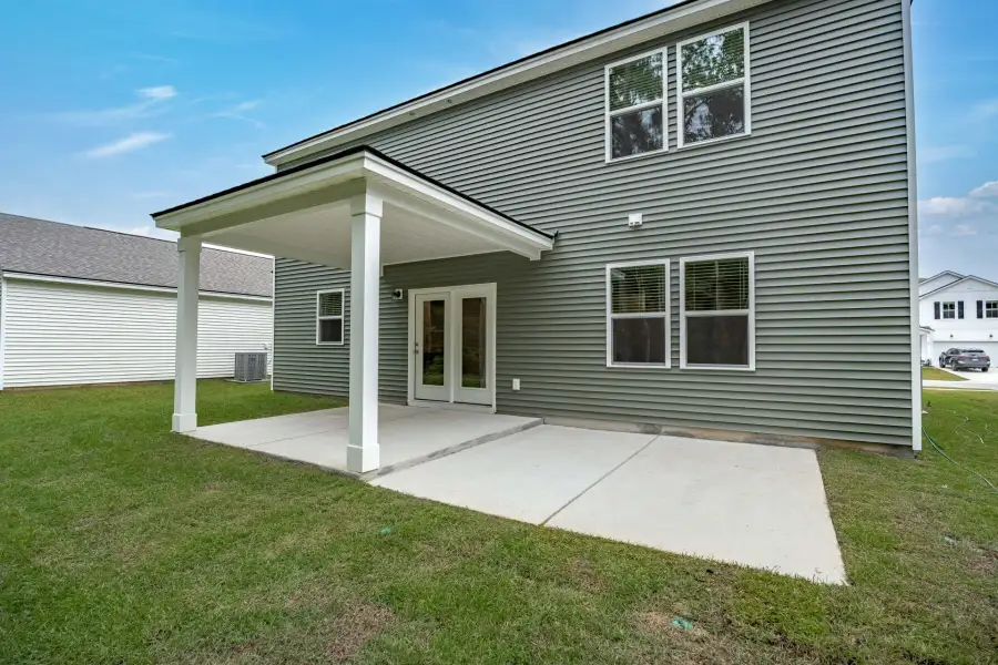 Exterior details and patio area of a home in Bradford Pointe, Summerville (Image 23).