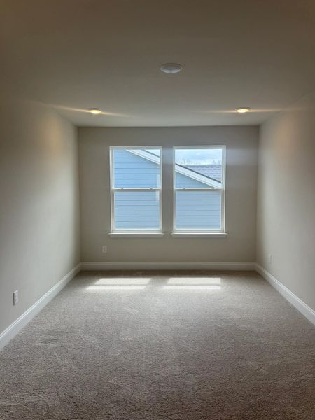 Spacious, unfurnished interior of a new home in Cades Bluff, Lebanon (Image 19).
