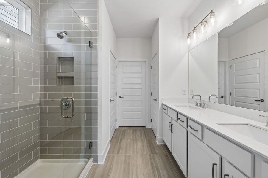 Furnished interior view inside a new home in Del Webb Barton Village, Lebanon (Image 19).