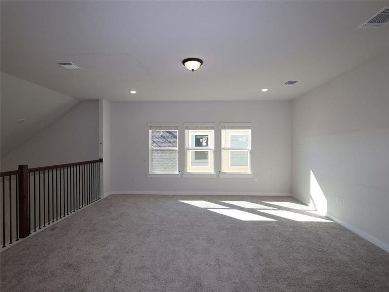 Spacious, unfurnished interior of a new home in Barksdale, Leander (Image 18).