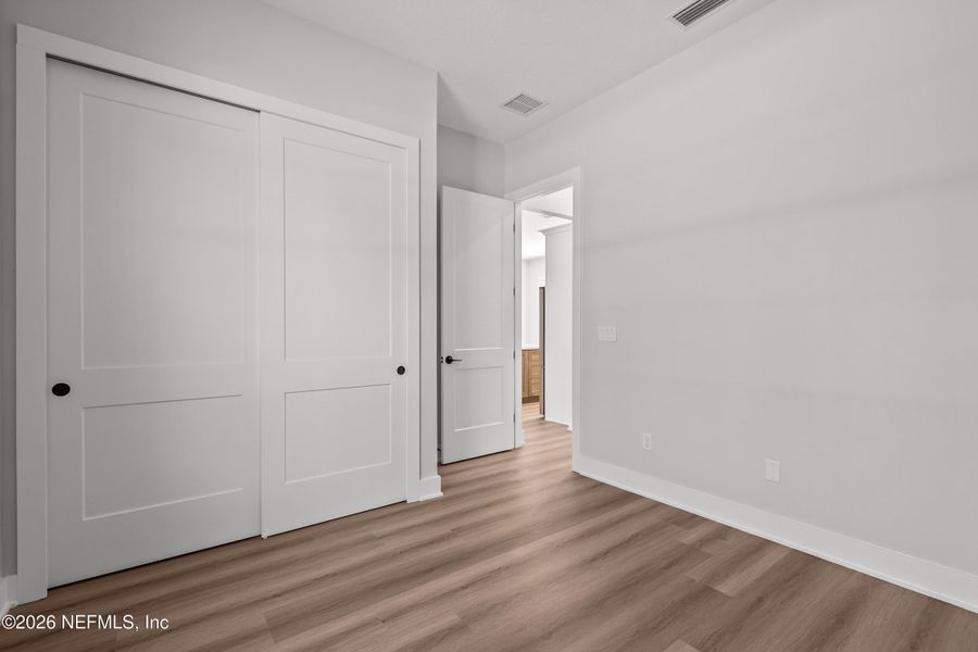 Spacious, unfurnished interior of a new home in , Palatka (Image 8).