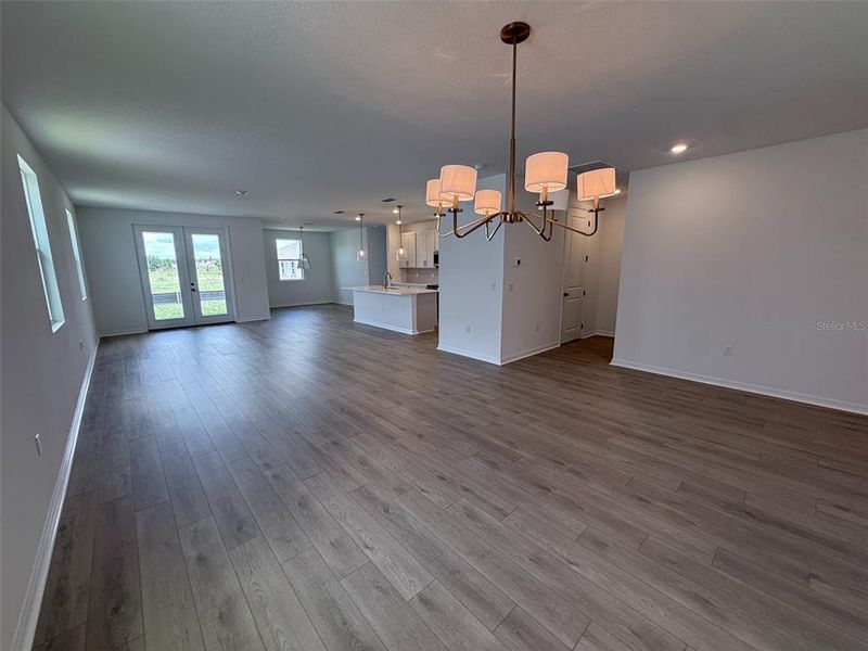 Spacious, unfurnished interior of a new home in , Mount Dora (Image 10).