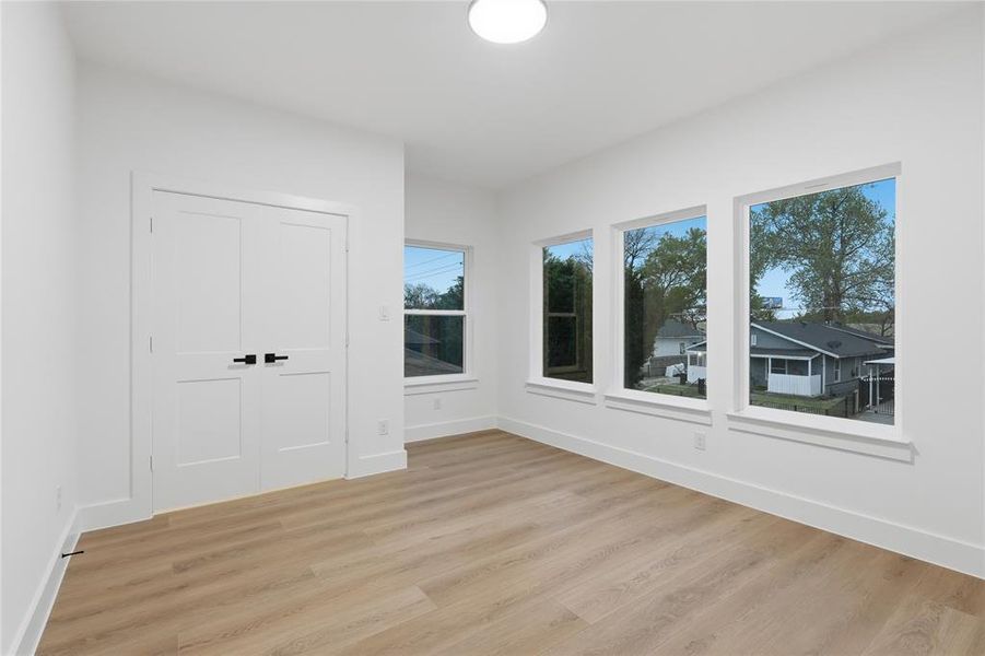 Spacious, unfurnished interior of a new home in , Dallas (Image 22).