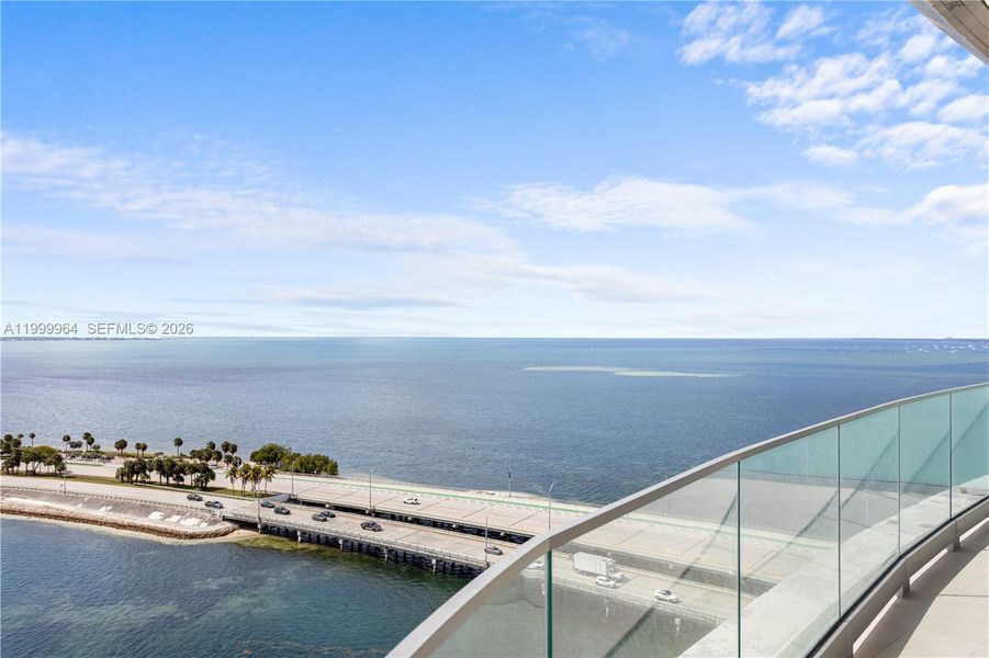 Condo located in Miami, FL showcasing its design and architecture (Image 21).