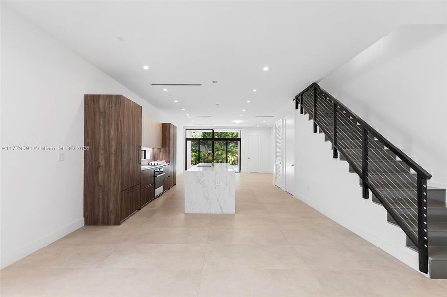 Spacious, unfurnished interior of a new home in , Miami (Image 22).