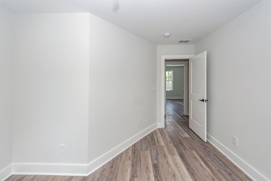 Spacious, unfurnished interior of a new home in , Hanahan (Image 26).