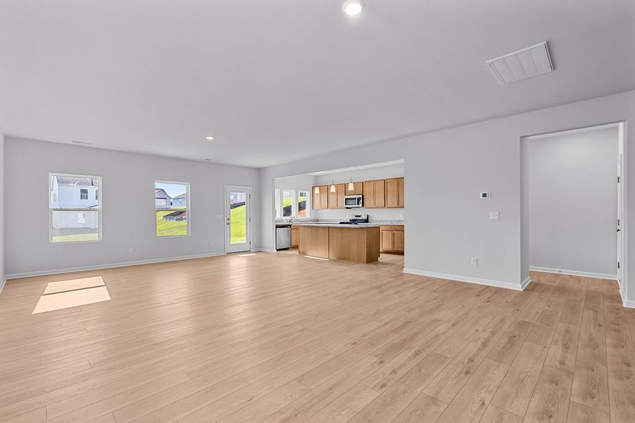Spacious, unfurnished interior of a new home in Hanes Lake, Winston-Salem (Image 25).