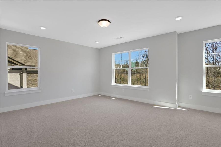 Spacious, unfurnished interior of a new home in Cambridge, Flowery Branch (Image 42).