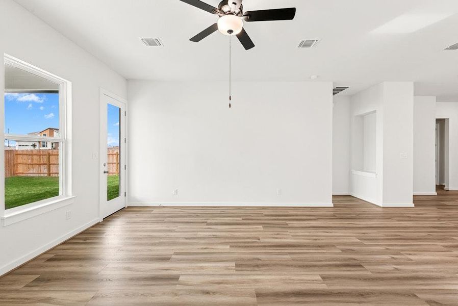 Spacious, unfurnished interior of a new home in University Heights, Round Rock (Image 26). Spacious, unfurnished interior of a new home in University Heights, Round Rock (Image 26).