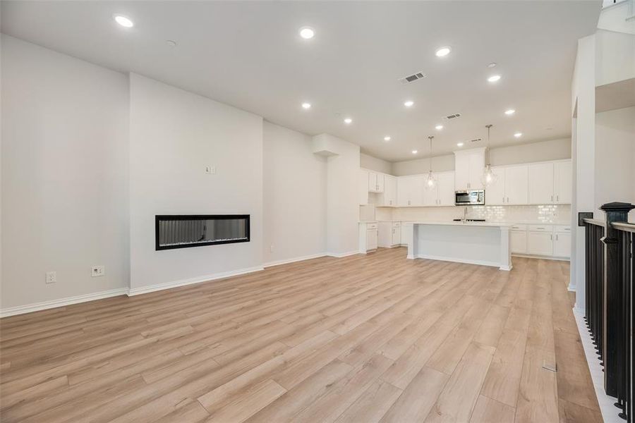 Spacious, unfurnished interior of a new home in , Frisco (Image 23).