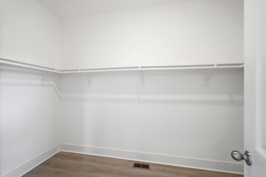 Spacious, unfurnished interior of a new home in Aden Woods, Fairview (Image 60).
