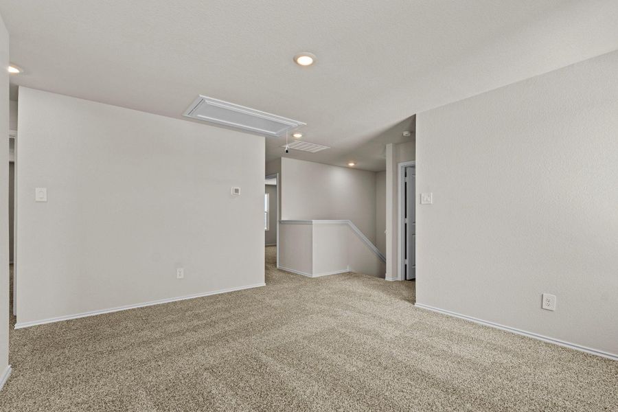Spacious, unfurnished interior of a new home in Ladera, Luling (Image 27). Spacious, unfurnished interior of a new home in Ladera, Luling (Image 27).