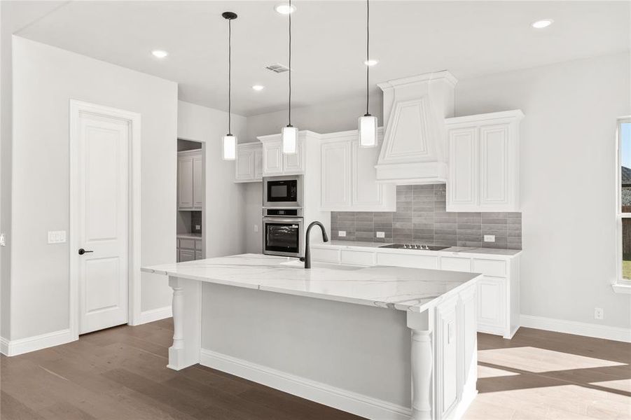 Furnished interior view inside a new home in Crystal Lake Estates, Red Oak (Image 8). Furnished interior view inside a new home in Crystal Lake Estates, Red Oak (Image 8).