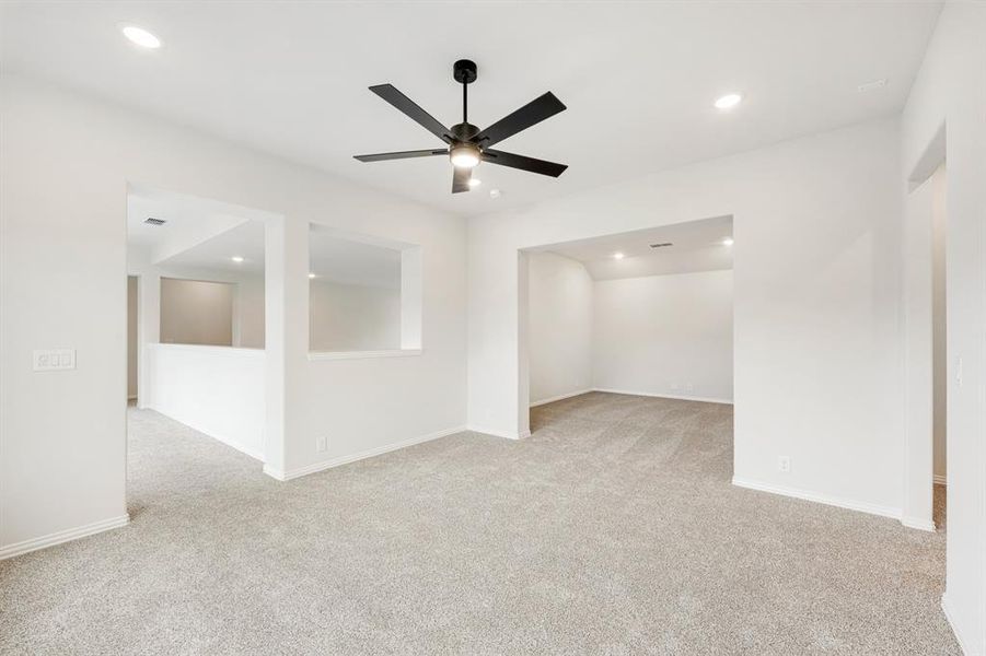 Spacious, unfurnished interior of a new home in Star Ranch, Godley (Image 26).