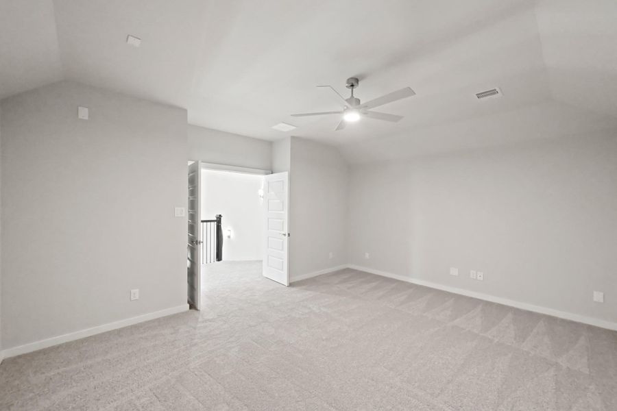 Spacious, unfurnished interior of a new home in Barton Creek Ranch, Conroe (Image 11). Spacious, unfurnished interior of a new home in Barton Creek Ranch, Conroe (Image 11).