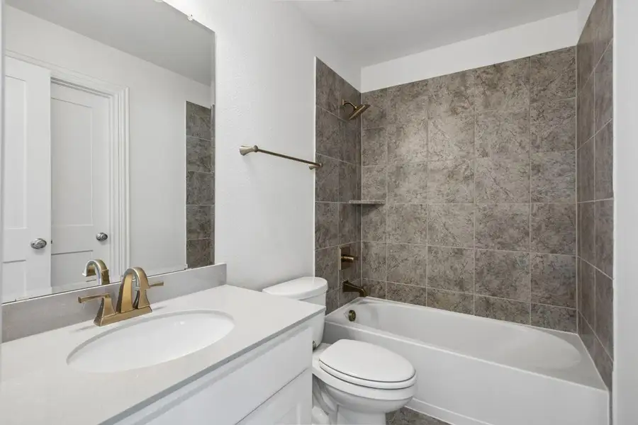 Furnished interior view inside a new home in Edgewater, Fate (Image 11).