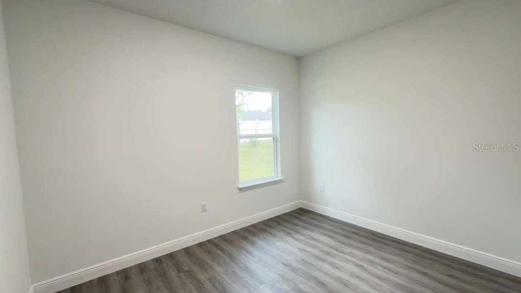 Spacious, unfurnished interior of a new home in , Citrus Springs (Image 11).