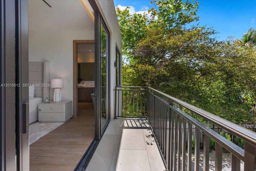 Exterior details and patio area of a home in , Miami (Image 22).