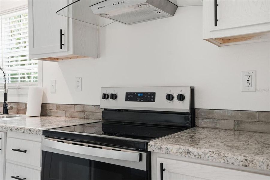 Close-up of interior finishes inside a home in , Weeki Wachee (Image 14).