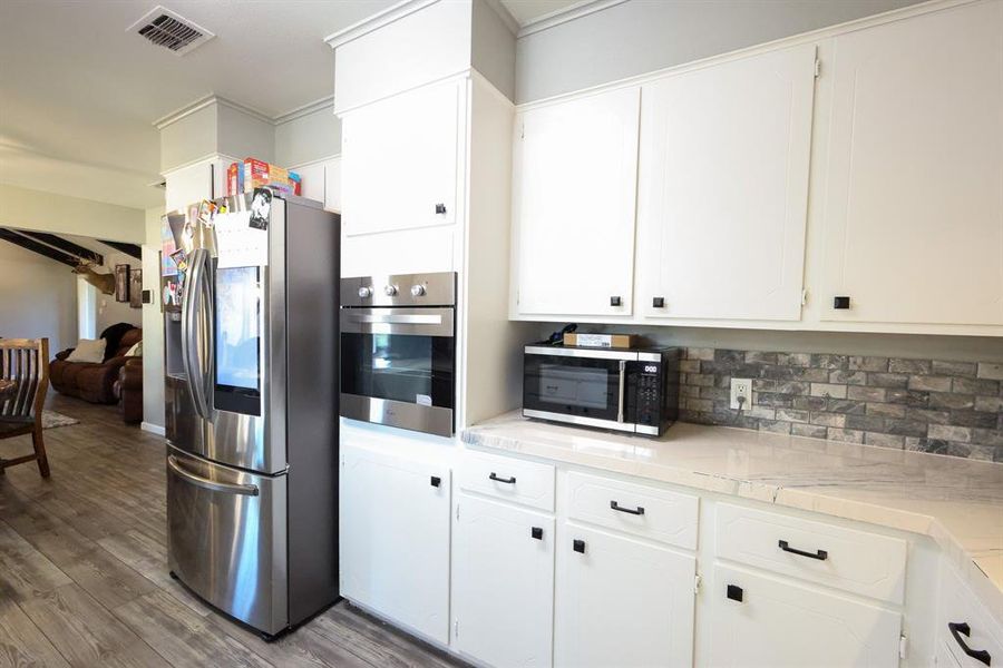 Furnished interior view inside a new home in , Coleman (Image 21).
