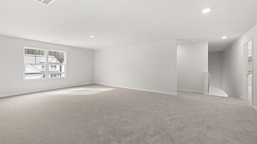 Spacious, unfurnished interior of a new home in , Dallas (Image 33).