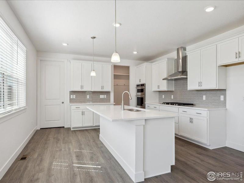Furnished interior view inside a new home in Vantage, Berthoud (Image 9).