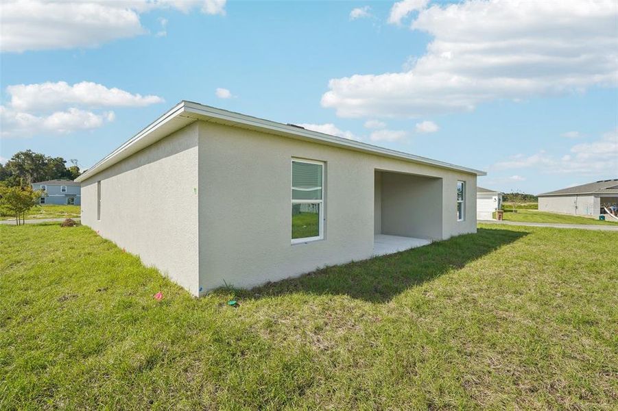 Exterior details and patio area of a home in West Oak, Ocala (Image 8). Exterior details and patio area of a home in West Oak, Ocala (Image 8).