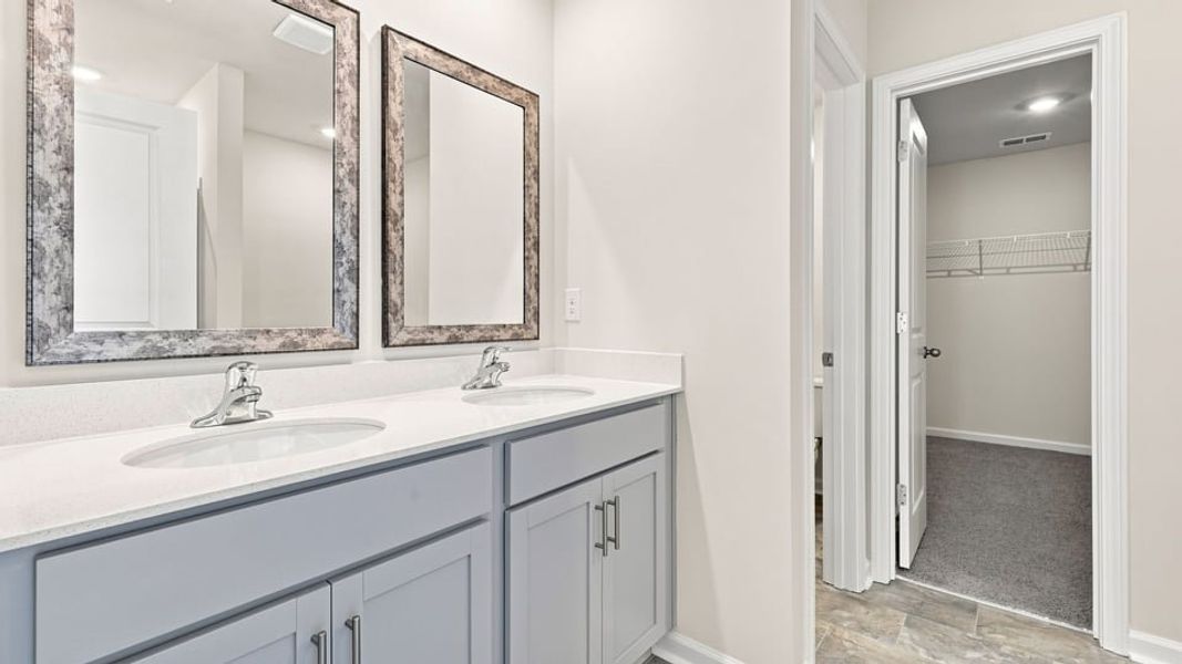 Furnished interior view inside a new home in Hunters Ridge, Woodruff (Image 12).