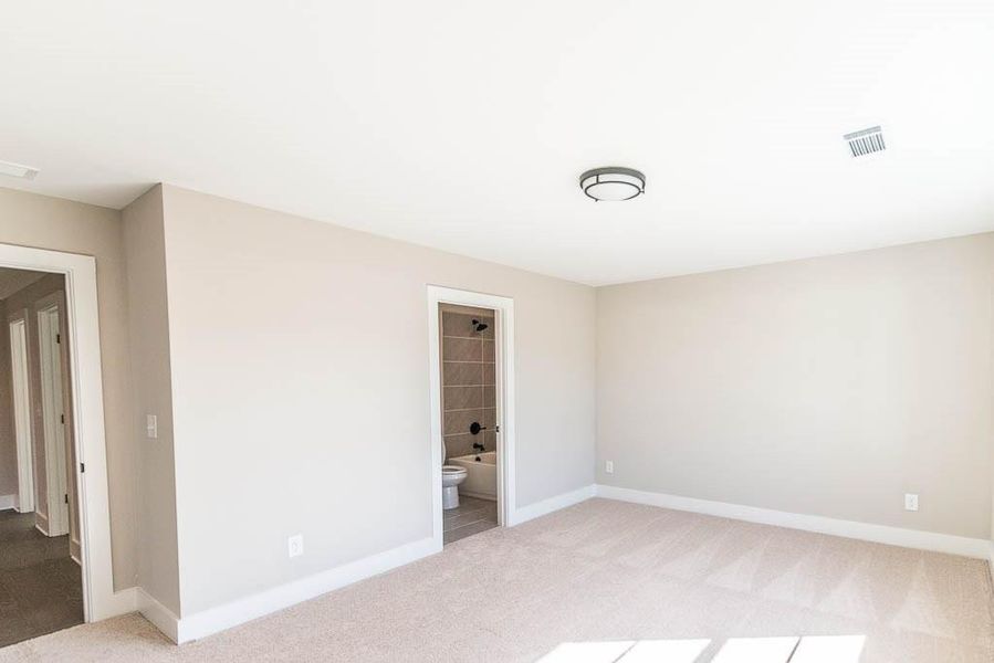 Spacious, unfurnished interior of a new home in , Decatur (Image 14).