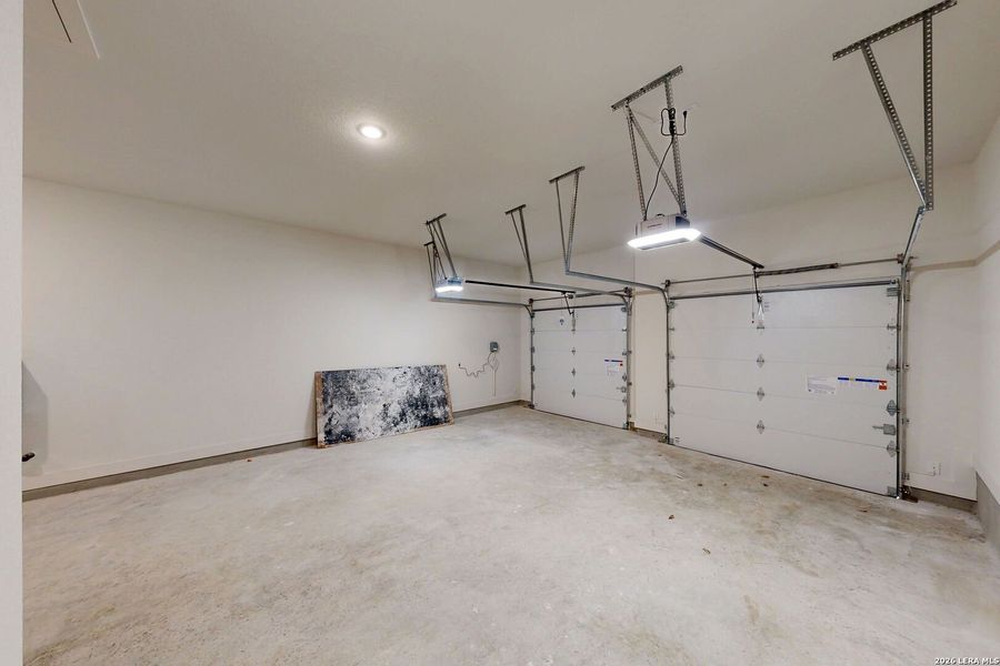 Spacious, unfurnished interior of a new home in , New Braunfels (Image 24).