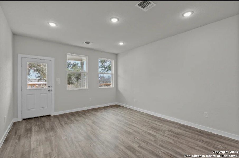 Spacious, unfurnished interior of a new home in Summerlin, San Antonio (Image 8). Spacious, unfurnished interior of a new home in Summerlin, San Antonio (Image 8).