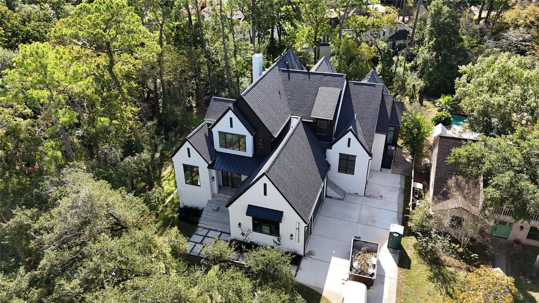 Image 6 of a home in . Image 6 of a home in .