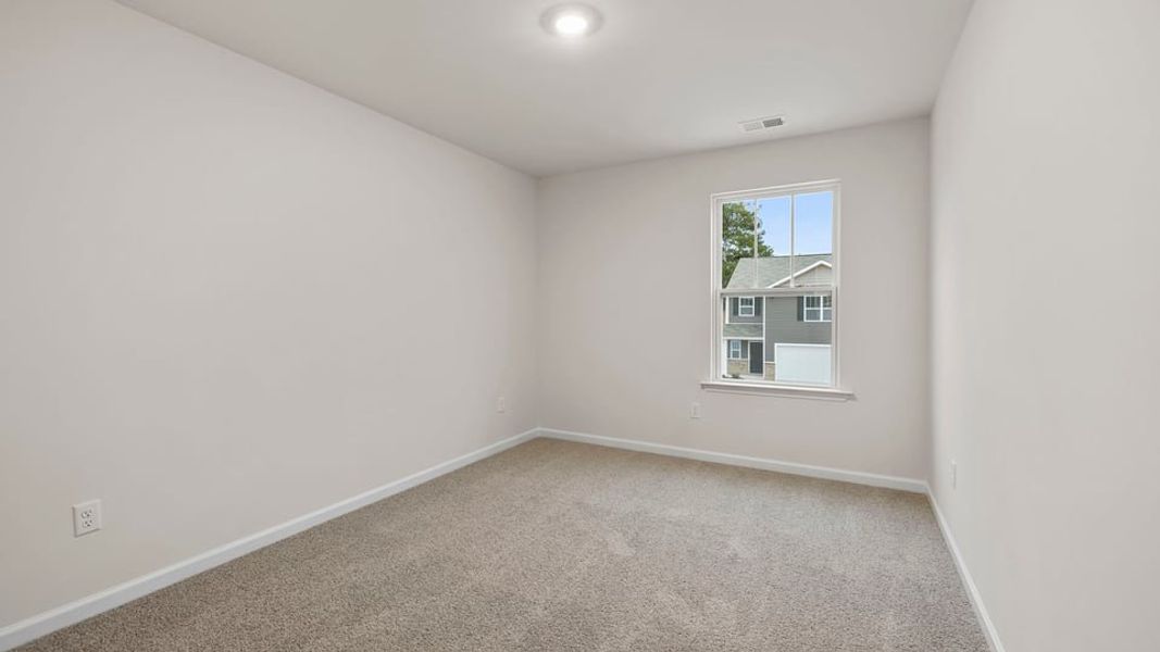 Spacious, unfurnished interior of a new home in Cedar Gap, Fountain Inn (Image 22).