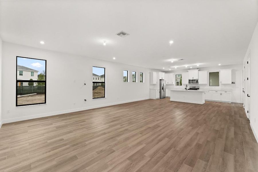 US_SEF_GLORIOSA_LOT 86_great room