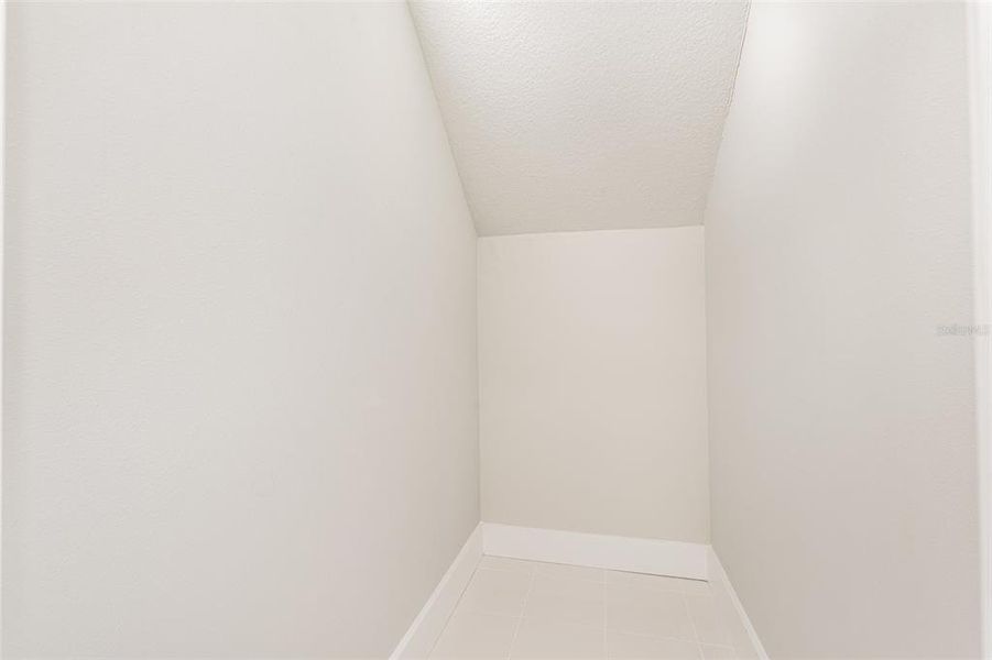 Spacious, unfurnished interior of a new home in , Palm Bay (Image 13).