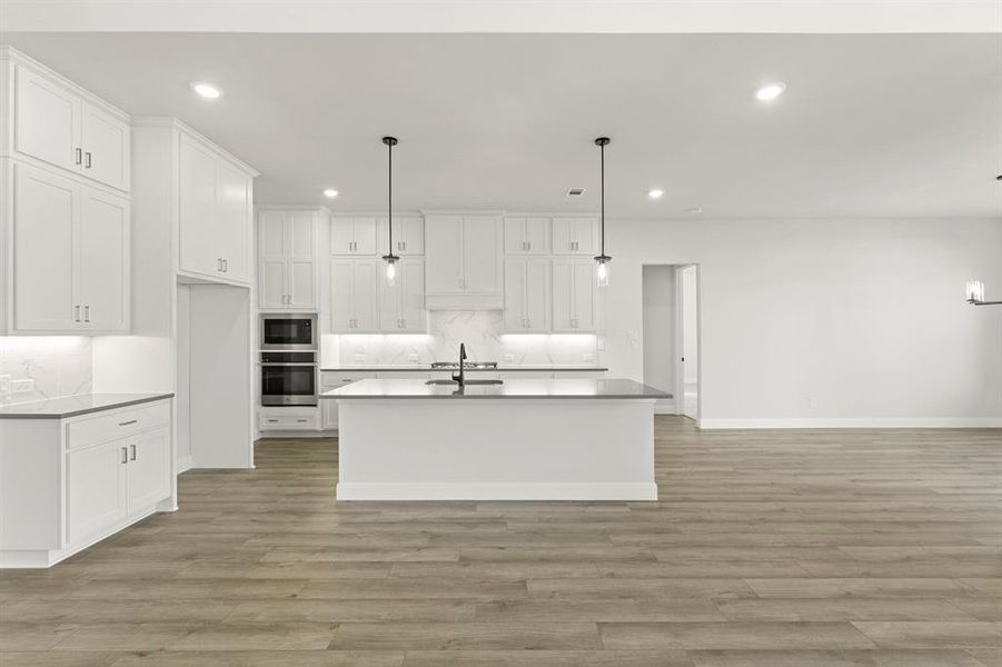 8_09. 912 Firewood - Kitchen