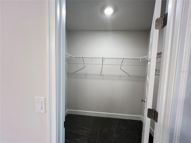 Spacious, unfurnished interior of a new home in , Dade City (Image 19).