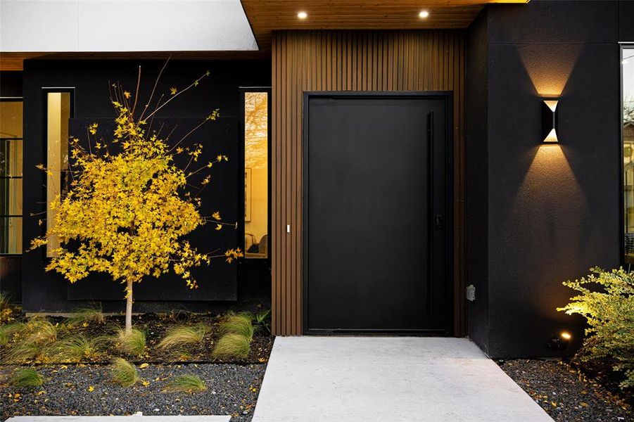 Exterior details and patio area of a home in , Dallas (Image 3).