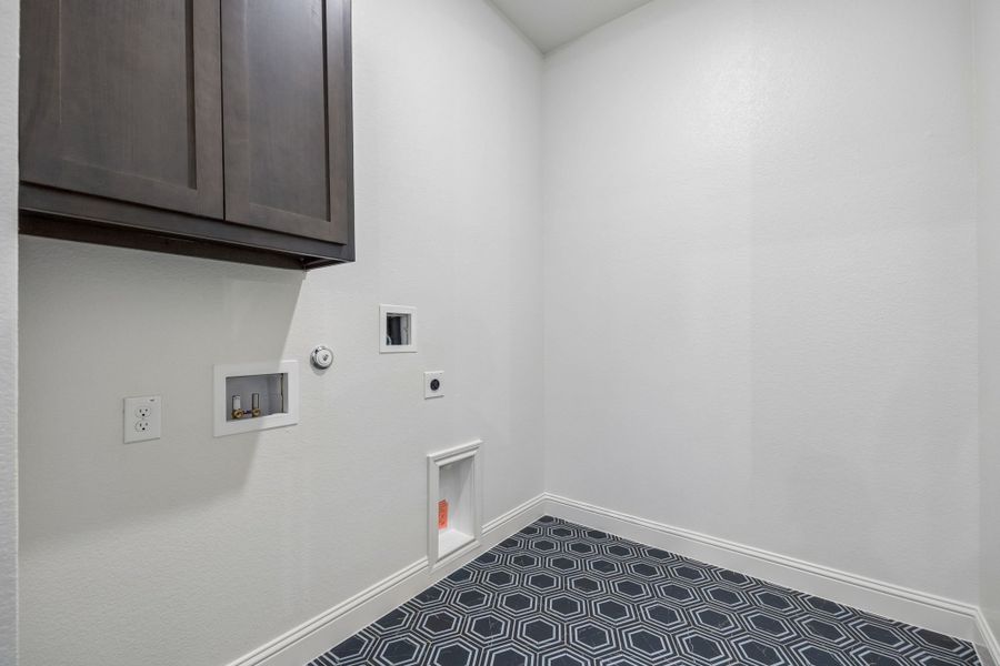 Spacious, unfurnished interior of a new home in Sheppard's Place, Waxahachie (Image 26). Spacious, unfurnished interior of a new home in Sheppard's Place, Waxahachie (Image 26).