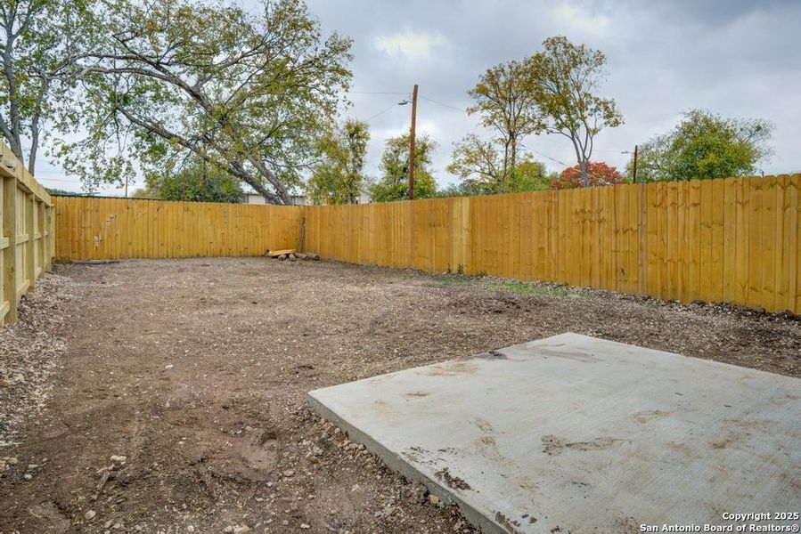 Exterior details and patio area of a home in , San Antonio (Image 20).