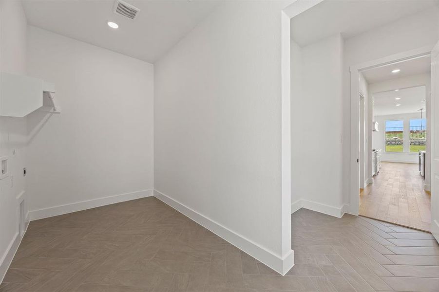 Spacious, unfurnished interior of a new home in Chatham Reserve, Providence Village (Image 34).
