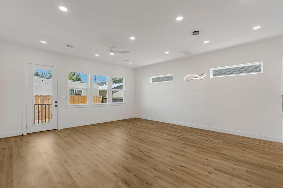 Spacious, unfurnished interior of a new home in , Houston (Image 22).