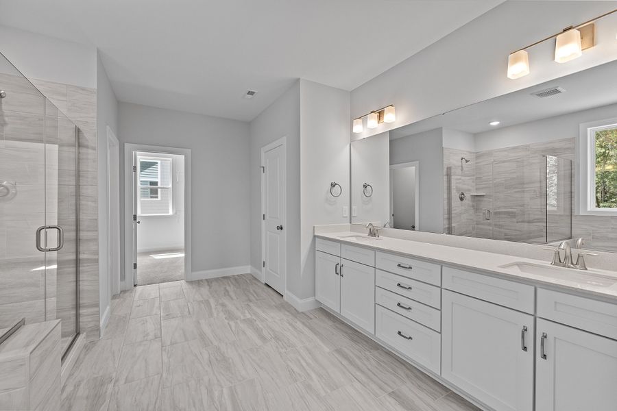 Representative furnished interior of a home built from the The Hampton by RobuckHomes in Kennebec Crossing, Angier (Image 88). Representative furnished interior of a home built from the The Hampton by RobuckHomes in Kennebec Crossing, Angier (Image 88).