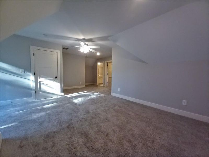 Spacious, unfurnished interior of a new home in , Temple (Image 56).