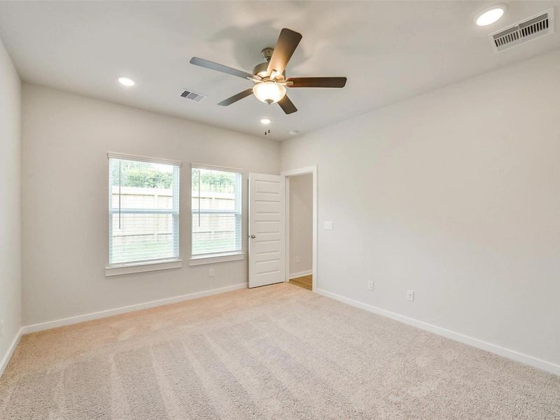 Spacious, unfurnished interior of a new home in Lakes at Black Oak, Magnolia (Image 25). Spacious, unfurnished interior of a new home in Lakes at Black Oak, Magnolia (Image 25).
