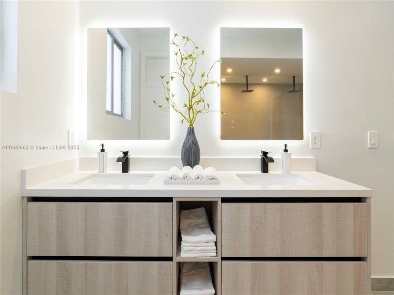 Close-up of interior finishes inside a home in , Fort Lauderdale (Image 16). Close-up of interior finishes inside a home in , Fort Lauderdale (Image 16).