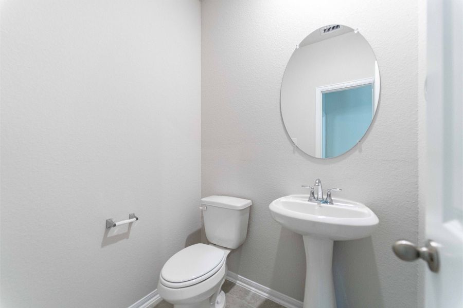 Furnished interior view inside a new home in Martha's Vineyard, Alvin (Image 9).