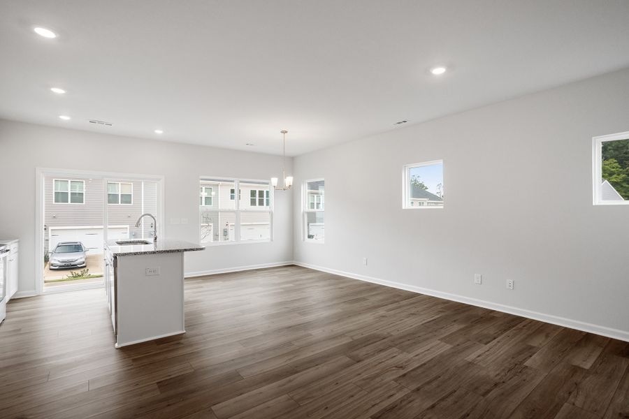 Spacious, unfurnished interior of a new home in Georgias Landing, Raleigh (Image 14).